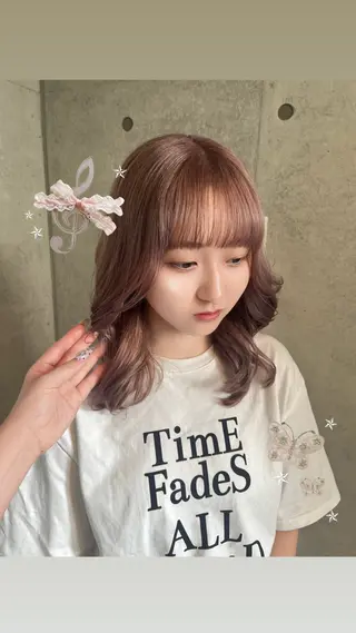 ミディアム カラー 広香🪽ハイトーン/ レイヤー/ヘアセットのヘアスタイル