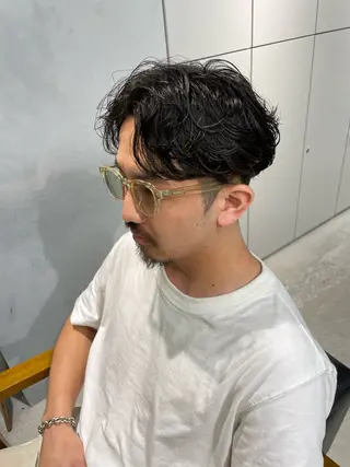 ショート パーマ メンズ マエダ リョウのヘアスタイル