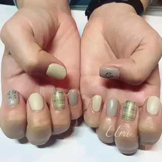 ネイル UrakoNail 《nail》のネイルデザイン