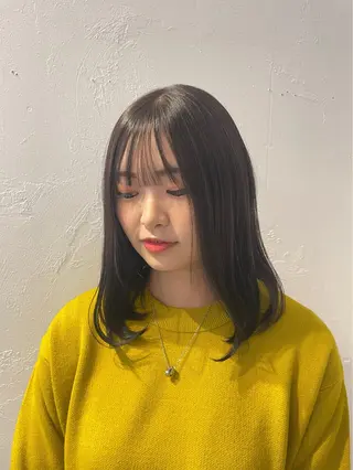 セミロング カラー ヘアアレンジ mina / 透明感ベージュカラーのヘアスタイル