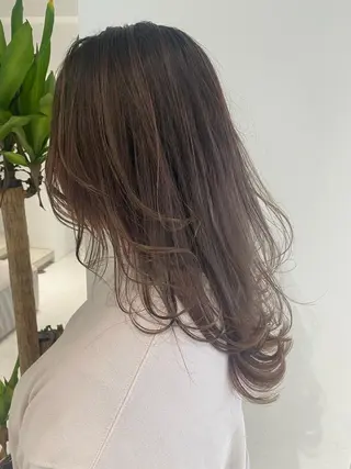 セミロング カラー nishido ハイライト/パーマのヘアスタイル