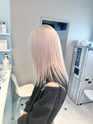 セミロング カラー 🪄池袋ハイトーン 🪄ブリーチカラーのヘアスタイル