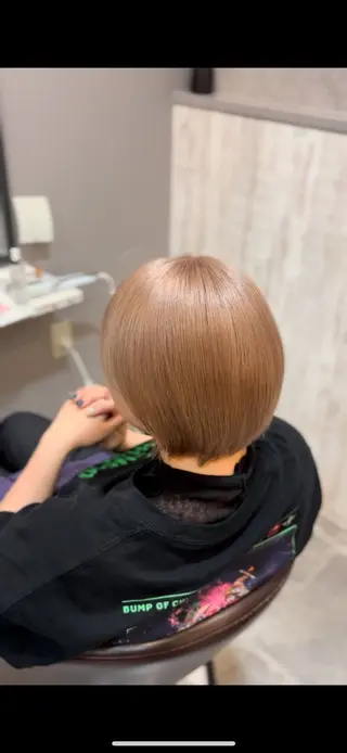 ショート カラー 平瀬 胡桃のヘアスタイル