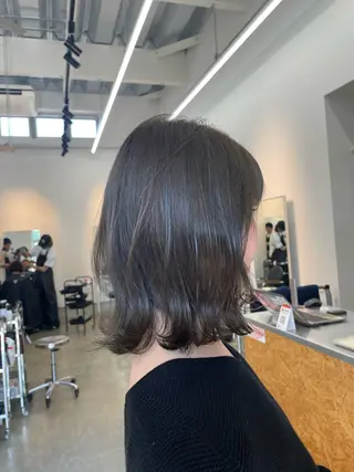 ミディアム カラー 宮本 祥生のヘアスタイル