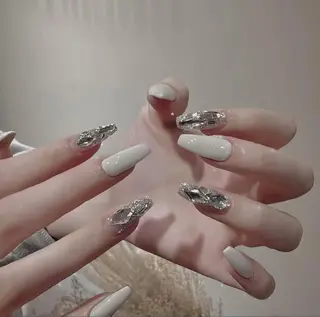 ロング T&D NailSalonのネイルデザイン