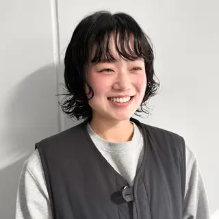 ショート パーマ 金本麗美　ボブパーマ グレージュ/オリーブのヘアスタイル