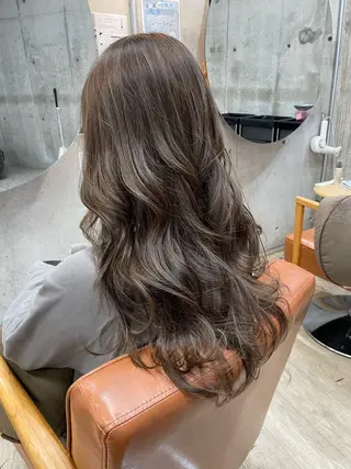 ロング カラー 東 史夏のヘアスタイル