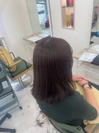セミロング カラー NaVIユウジ 透明感カラーのヘアスタイル