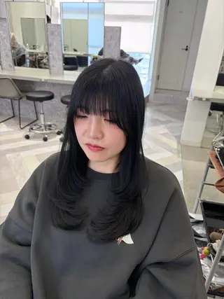 ロング カラー EIGHT ／SHU🩶のヘアスタイル