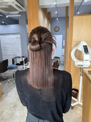 ミディアム miloc MOMOKAのヘアスタイル