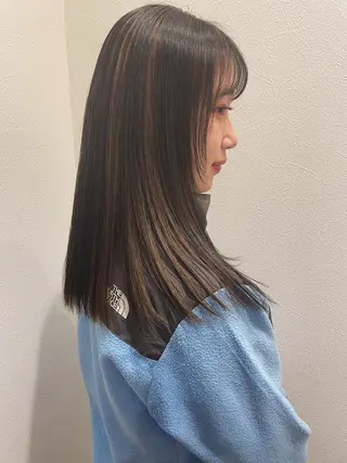 ミディアム カラー もりしま あやかのヘアスタイル
