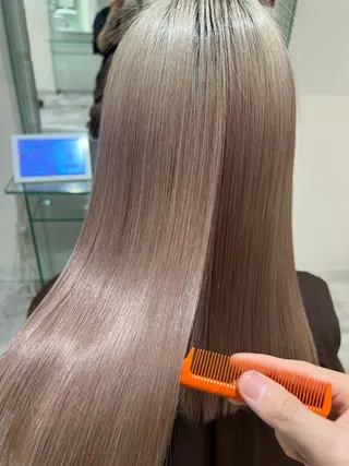 ロング 美髪矯正/髪質改善 /透明感ある艶カラーのヘアスタイル