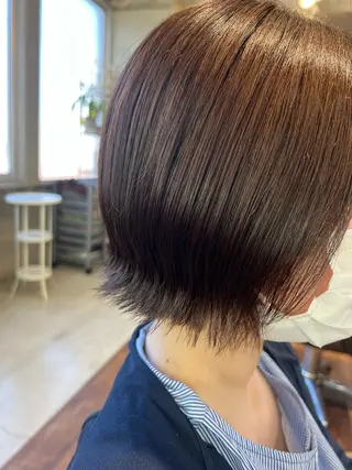 ショート bh.maara デザイン／ハイトーンのヘアスタイル