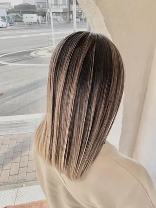 ミディアム バレイヤージュ 隅中秀弥のヘアスタイル