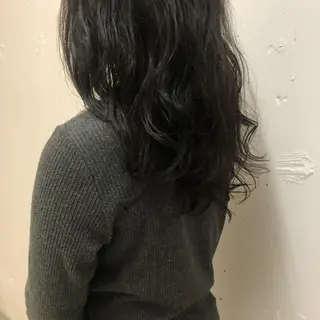 セミロング 顔周りの垢抜けヘア 立山愛梨のヘアスタイル