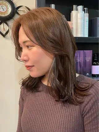 ミディアム カラー shiro.kobe 森彩華のヘアスタイル
