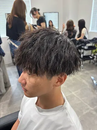 メンズ 🪽直毛男子の救世主 🪽フェザーパーマのヘアスタイル