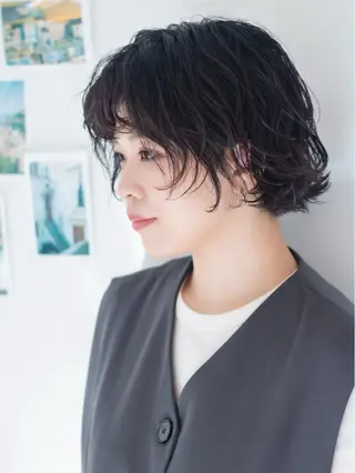 ショート パーマ オカダミチヨシ 波巻きフレンチパーマのヘアスタイル