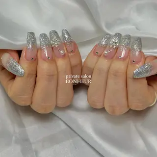 ネイル BONHEUR Annaのネイルデザイン