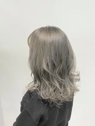 ミディアム カラー 6月NEWopen/ AURÉLIA🩶のヘアスタイル