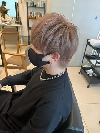 ショート カラー メンズ 手塚 亮汰のヘアスタイル