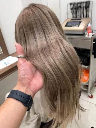 ロング ナカタケ ユウのヘアスタイル