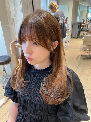 セミロング 表参道小顔カット前髪 割れ改善クロスパーマのヘアスタイル