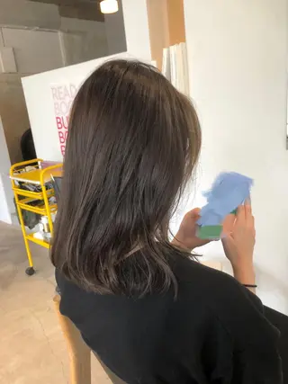 カラー 竹内 絢香のヘアスタイル