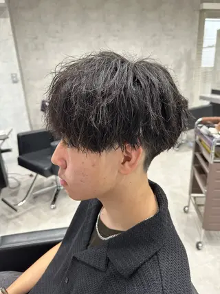 ショート パーマ メンズ ユウ🪄 パーマ指名No1のヘアスタイル