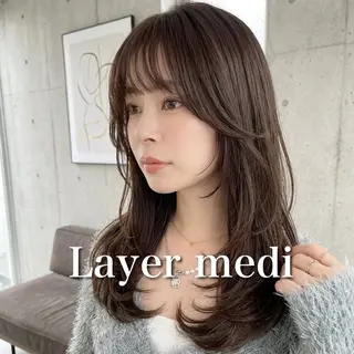 セミロング カラー ブリーチ縮毛矯正加藤 赤み無し透明感ヘアのヘアスタイル