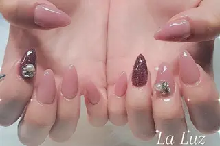 ネイル 小川 真里奈のネイルデザイン