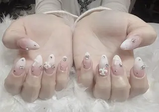 ミディアム 💅 リリアのネイルデザイン