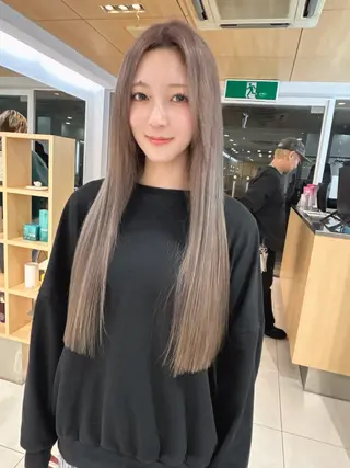 ロング カラー 🍀透明感抜群🍀/ ハイトーンカラーのヘアスタイル