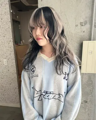 ロング カラー ヘアアレンジ lani ブリーチ /ダブルカラーのヘアスタイル