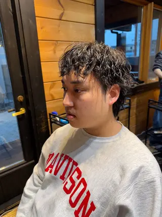 ショート パーマ メンズ 古賀 雄大のヘアスタイル