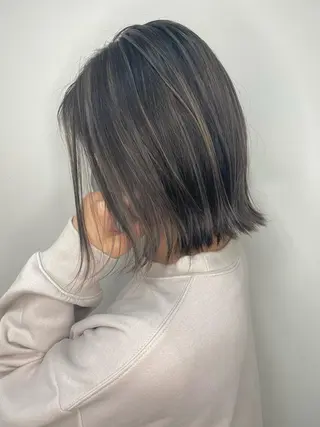 ミディアム カラー fand AKANE のヘアスタイル
