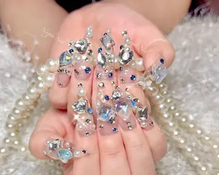 ネイル 🦋 Queenieのネイルデザイン
