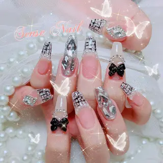 ネイル 🦋 Queenieのネイルデザイン