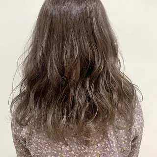 カラー 山口 莉奈のヘアスタイル