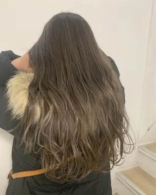 ミディアム カラー 西村あきや トレンド韓国ヘアのヘアスタイル
