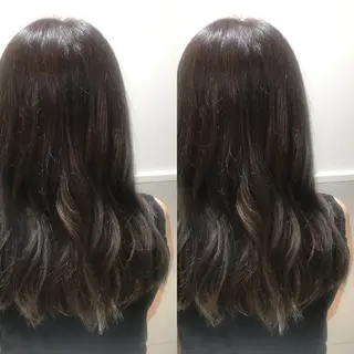 セミロング カラー 小栗 麻衣のヘアスタイル