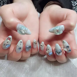 ネイル &ME ネイルサロンのネイルデザイン
