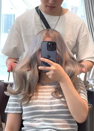 ロング カラー パーマ ヘアアレンジ ブリーチカラー🤍 颯馬🐈‍⬛のヘアスタイル