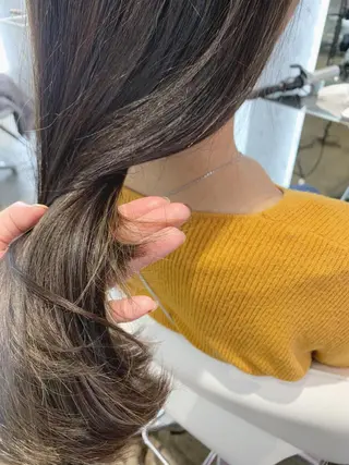 ロング カラー 山下 千明のヘアスタイル