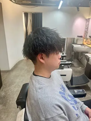 ショート パーマ メンズ 佐々木 優人のヘアスタイル