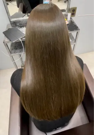 セミロング 佐藤 菜穂のヘアスタイル