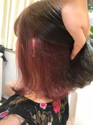ショート カラー 清藤綾/脱白髪染め 白髪ぼかしハイライトのヘアスタイル