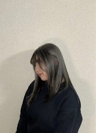 セミロング カラー 水野 志陽のヘアスタイル