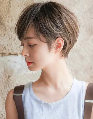 ショート 酸性ストレート/ブリ ーチなしWカラー河本のヘアスタイル