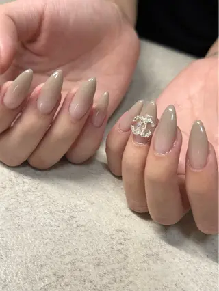 ネイル ネイルルーム チャームのネイルデザイン